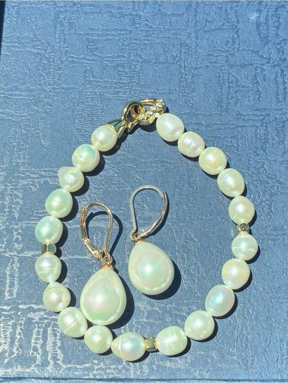 Pearl Bracelet and Drop Pearl Earrings Set - Cream Pearlescent Jewelry